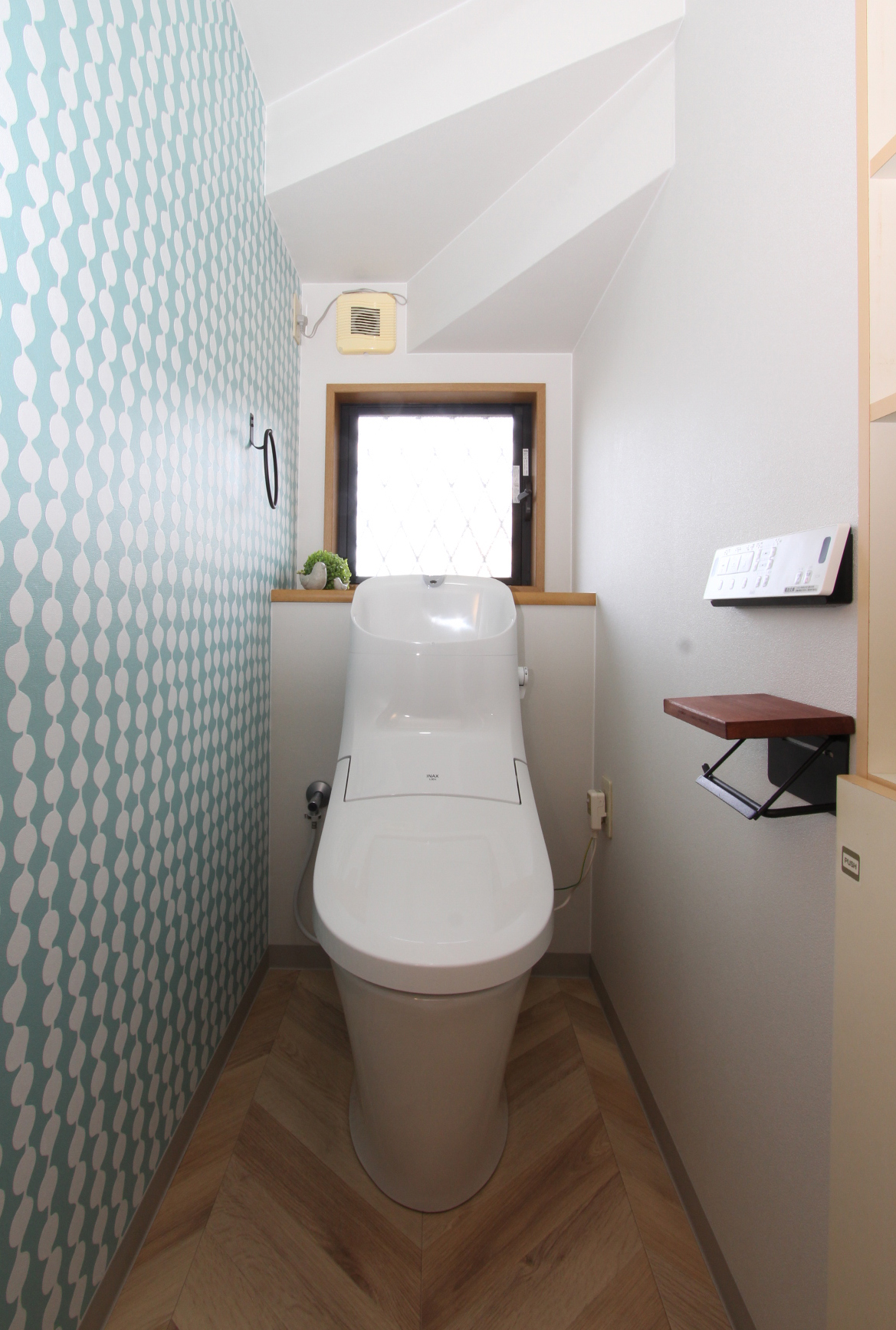 LIXIL_北欧スタイルのトイレ
